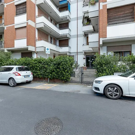 Guesthost - Lovely With Olga Pisa